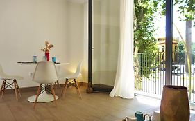 Alameda Square Apartment